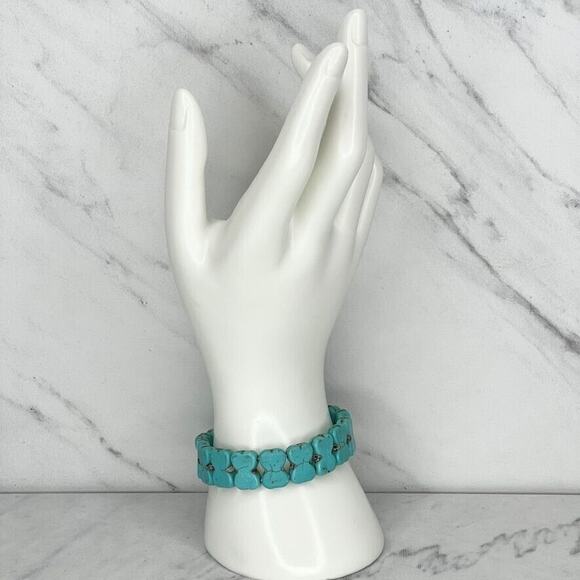 Faux Turquoise Hourglass Bone Shape Beaded Stretch Bracelet - Picture 2 of 6